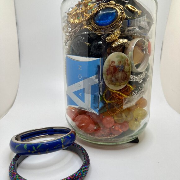 Costume Jewelry Jewelry - Jewelry Jar - 2.5 pounds Wearable